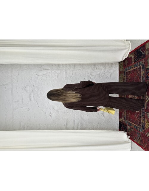 836 - Çizgili Takım